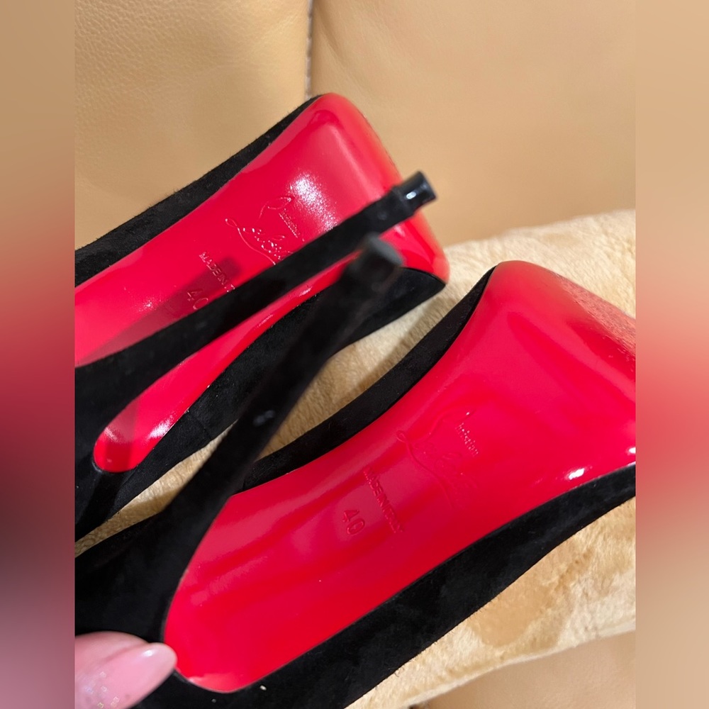 CHRISTIAN LOUBOUTIN
Kate 100 suede pumps: Shoe bag included - Picture 3 of 5